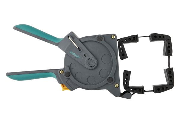 70bb3aff901dd4c65f04926117414ffb