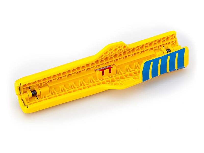 10775